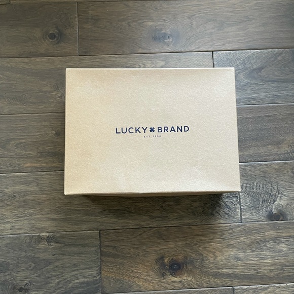 Lucky Brand Womens Boot. Worn 3x. Comes with box. Size WMNS 9. - Picture 7 of 7